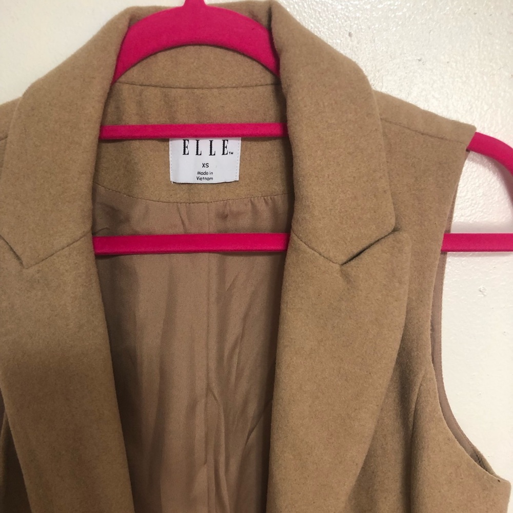 Elle sleeveless long blazer